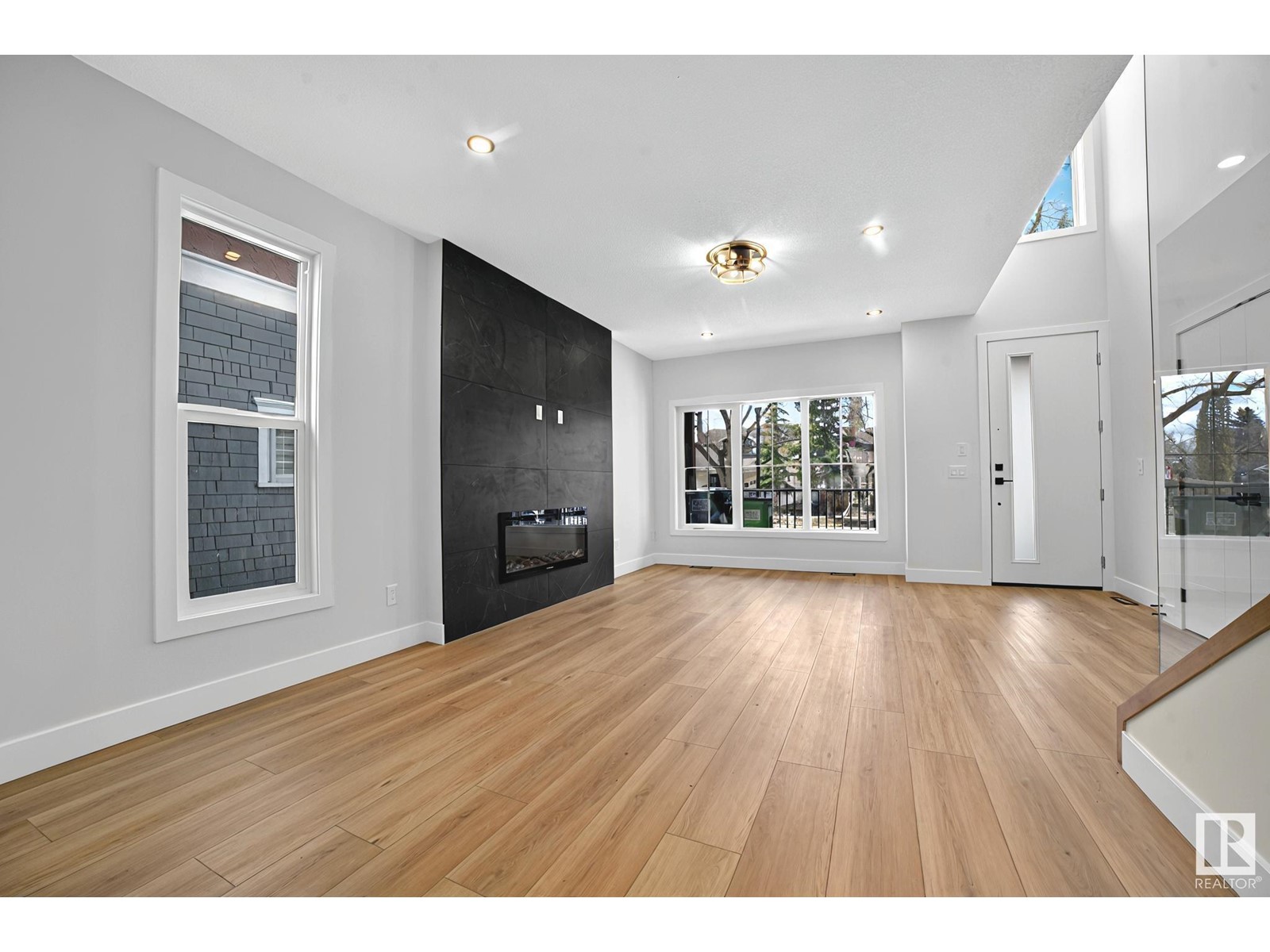 Property at 11017 125 ST NW image 3
