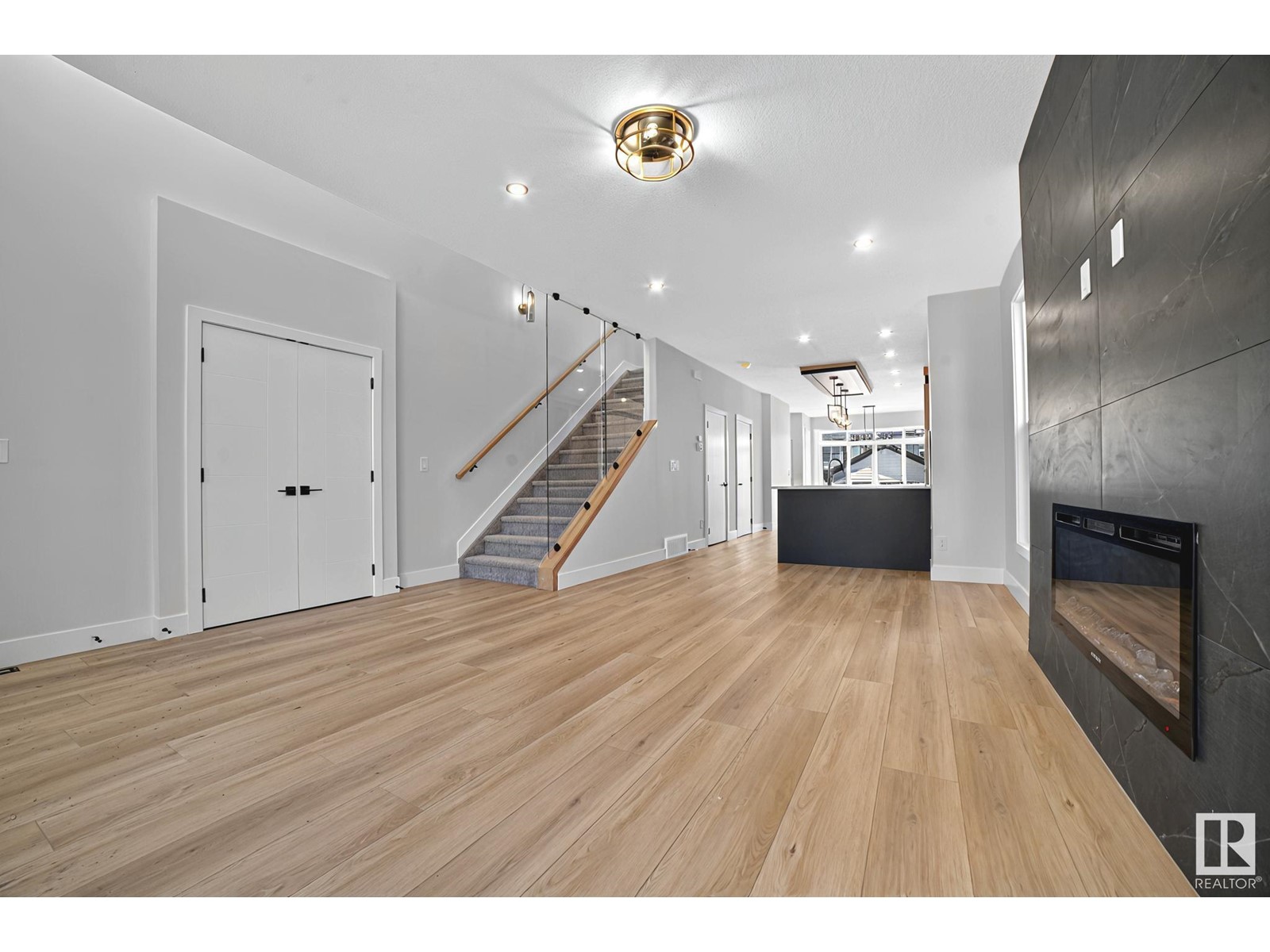 Property at 11017 125 ST NW image 4