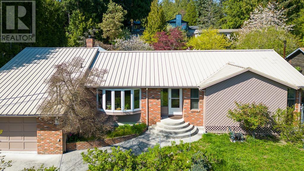 Property at 8024 SOUTHWOOD ROAD image 2