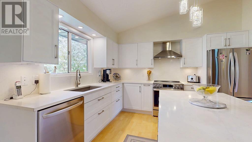 Property at 8024 SOUTHWOOD ROAD image 5