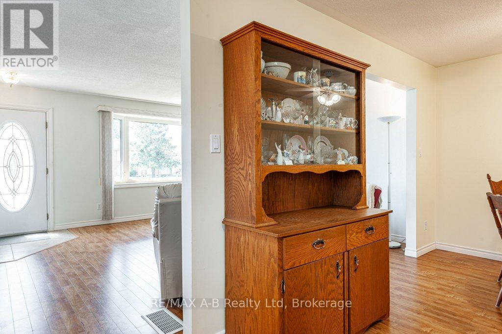 360 Maple Avenue, Stratford, Ontario  N5A 1V9 - Photo 12 - X12104620