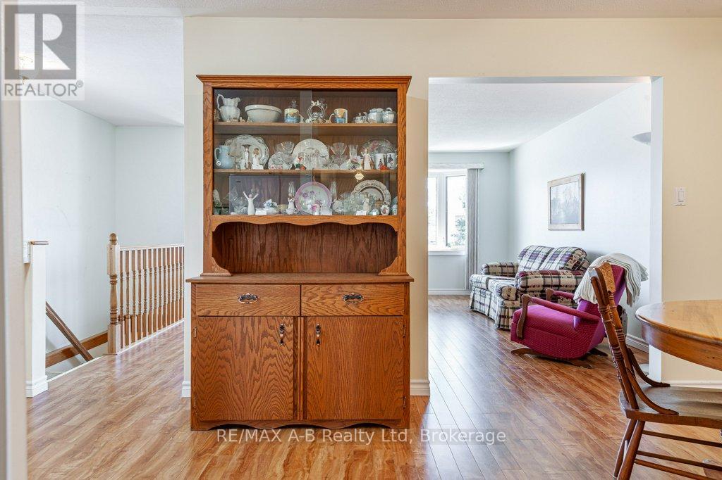 360 Maple Avenue, Stratford, Ontario  N5A 1V9 - Photo 14 - X12104620