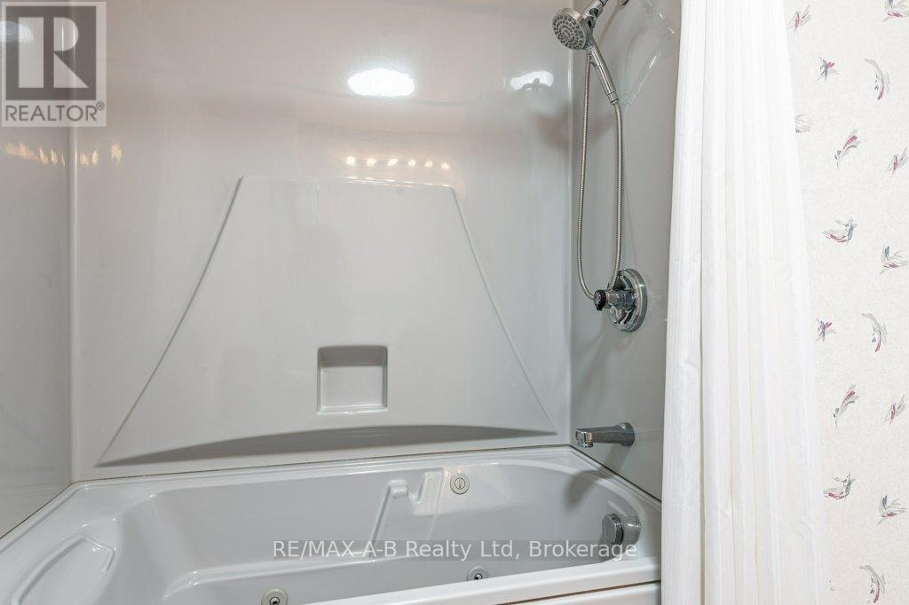 360 Maple Avenue, Stratford, Ontario  N5A 1V9 - Photo 16 - X12104620