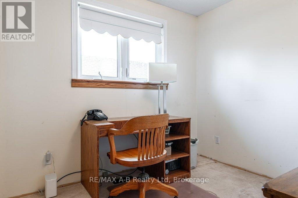 360 Maple Avenue, Stratford, Ontario  N5A 1V9 - Photo 23 - X12104620