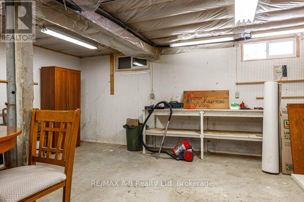 360 Maple Avenue, Stratford, Ontario  N5A 1V9 - Photo 32 - X12104620