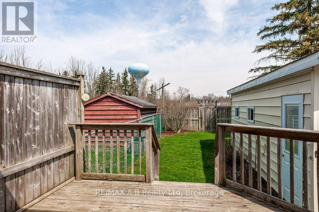 360 Maple Avenue, Stratford, Ontario  N5A 1V9 - Photo 38 - X12104620
