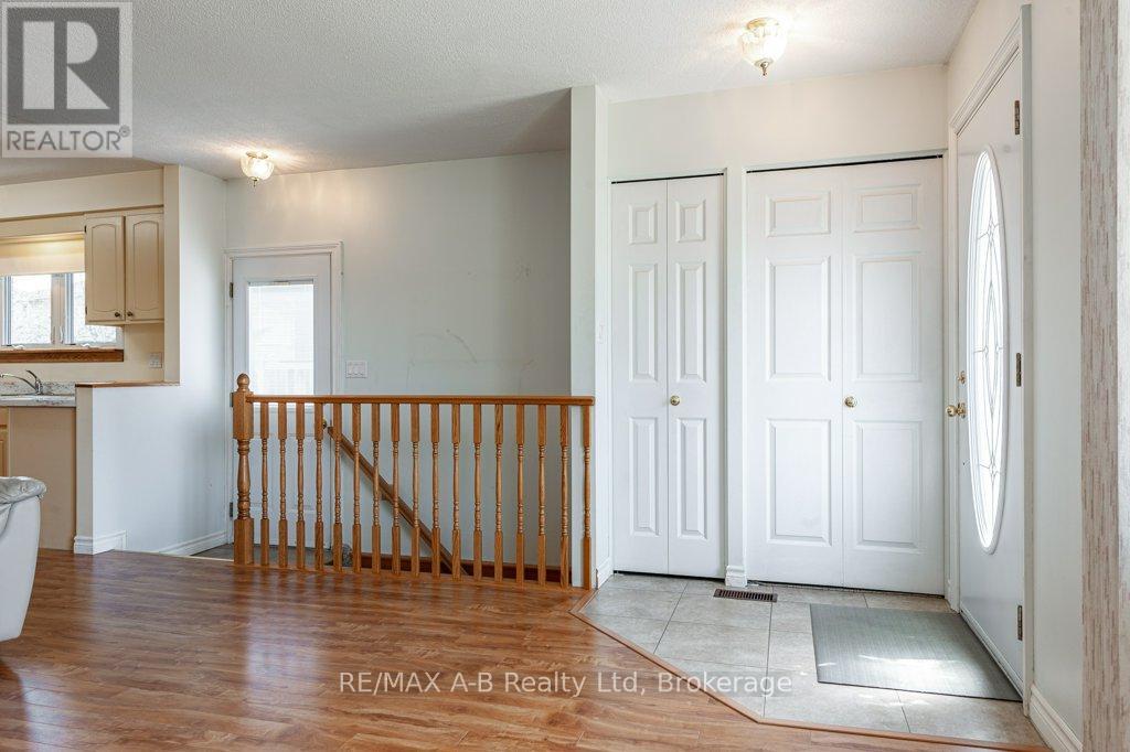 360 Maple Avenue, Stratford, Ontario  N5A 1V9 - Photo 5 - X12104620