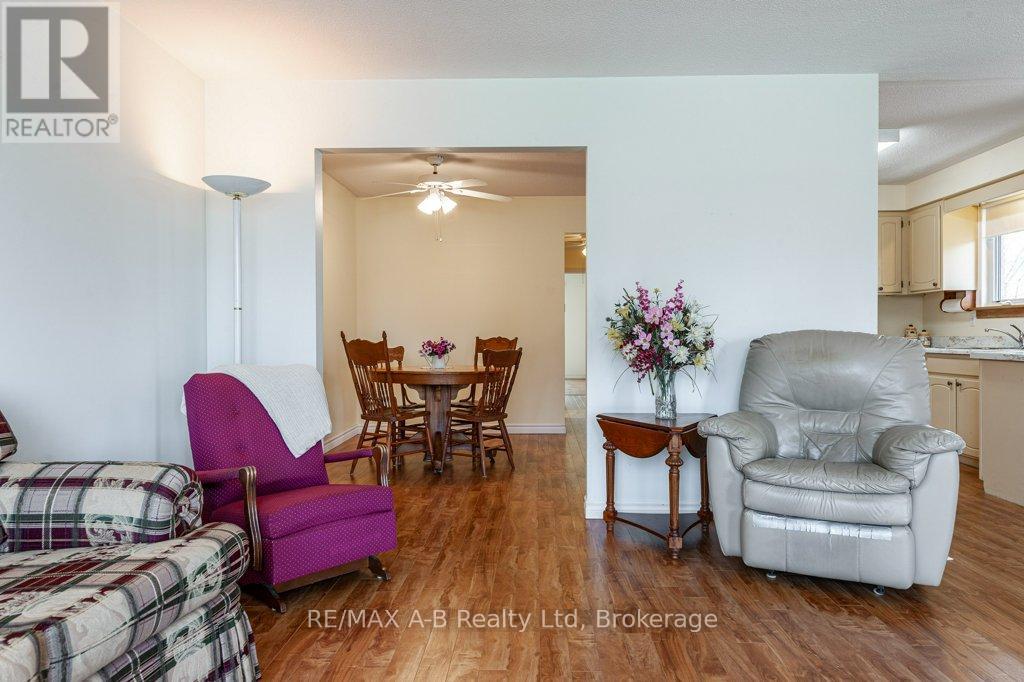 360 Maple Avenue, Stratford, Ontario  N5A 1V9 - Photo 8 - X12104620