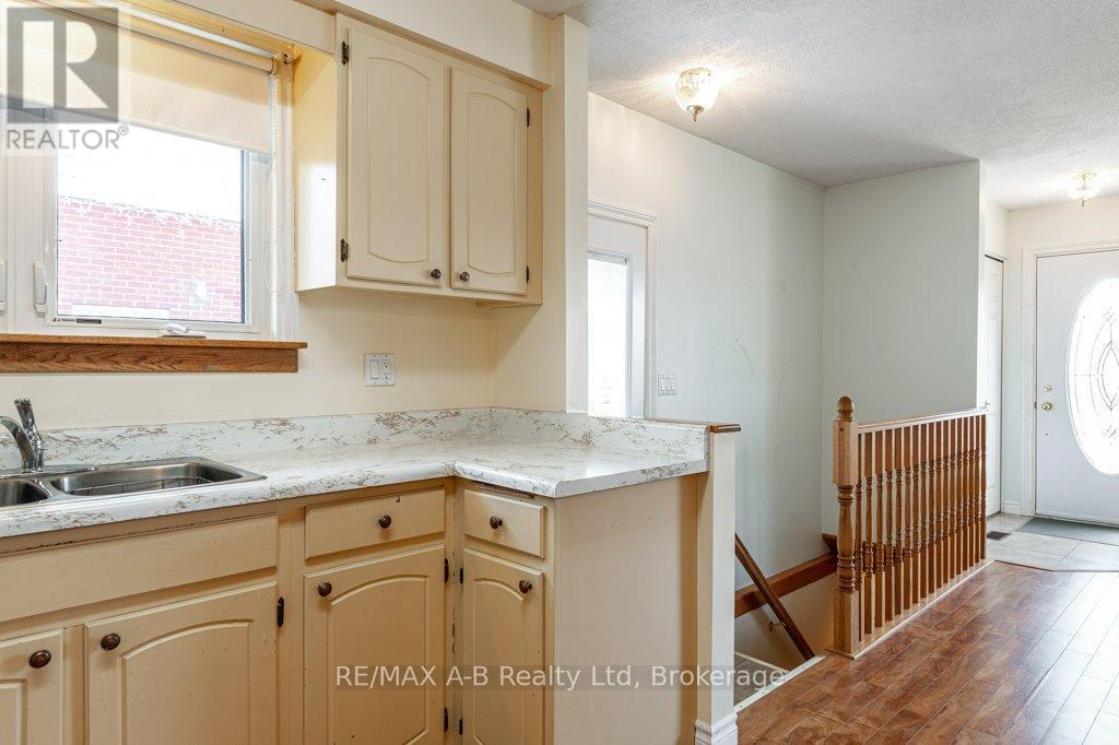 360 Maple Avenue, Stratford, Ontario  N5A 1V9 - Photo 9 - X12104620