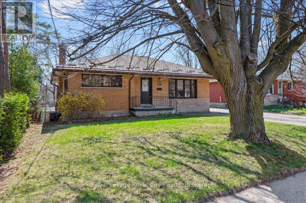 Property at 320 VICTORIA ROAD N image 2