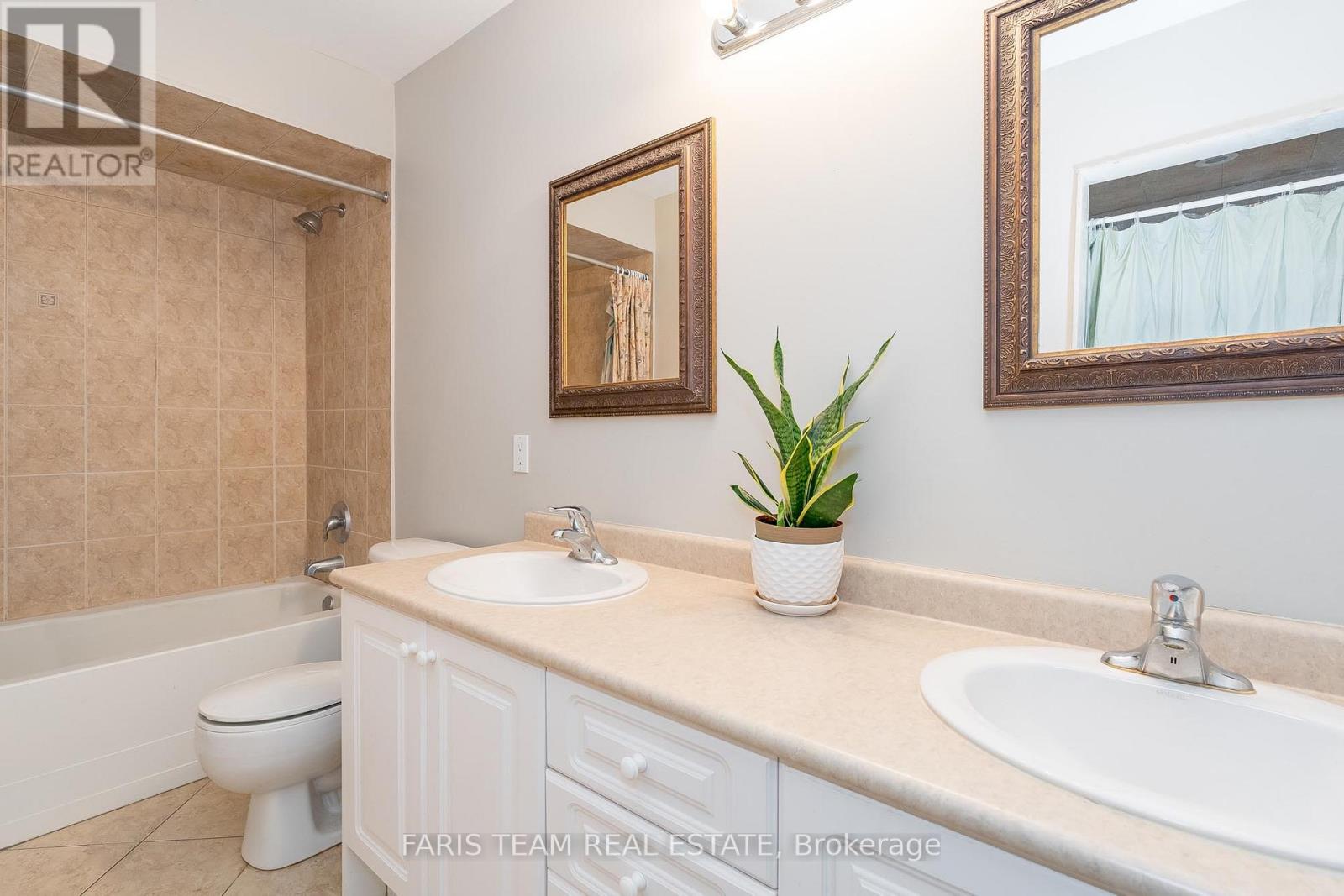 8 Elm Drive, Wasaga Beach, Ontario  L9Z 2L3 - Photo 13 - S11955039