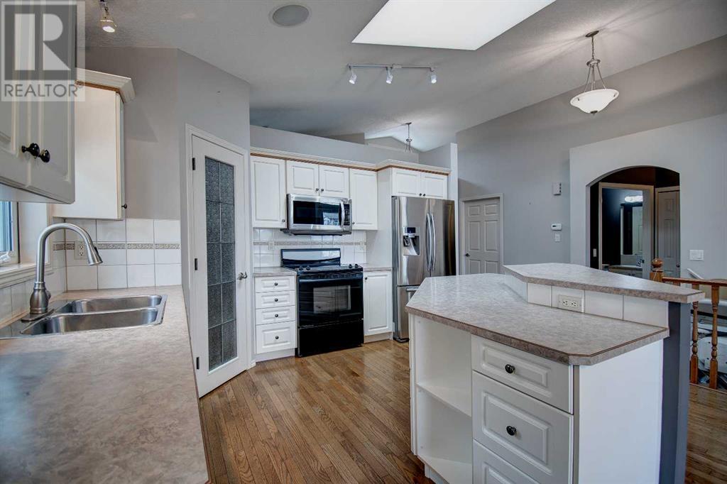 728 Coopers Drive Sw, Airdrie, Alberta  T4B 2R9 - Photo 13 - A2214583