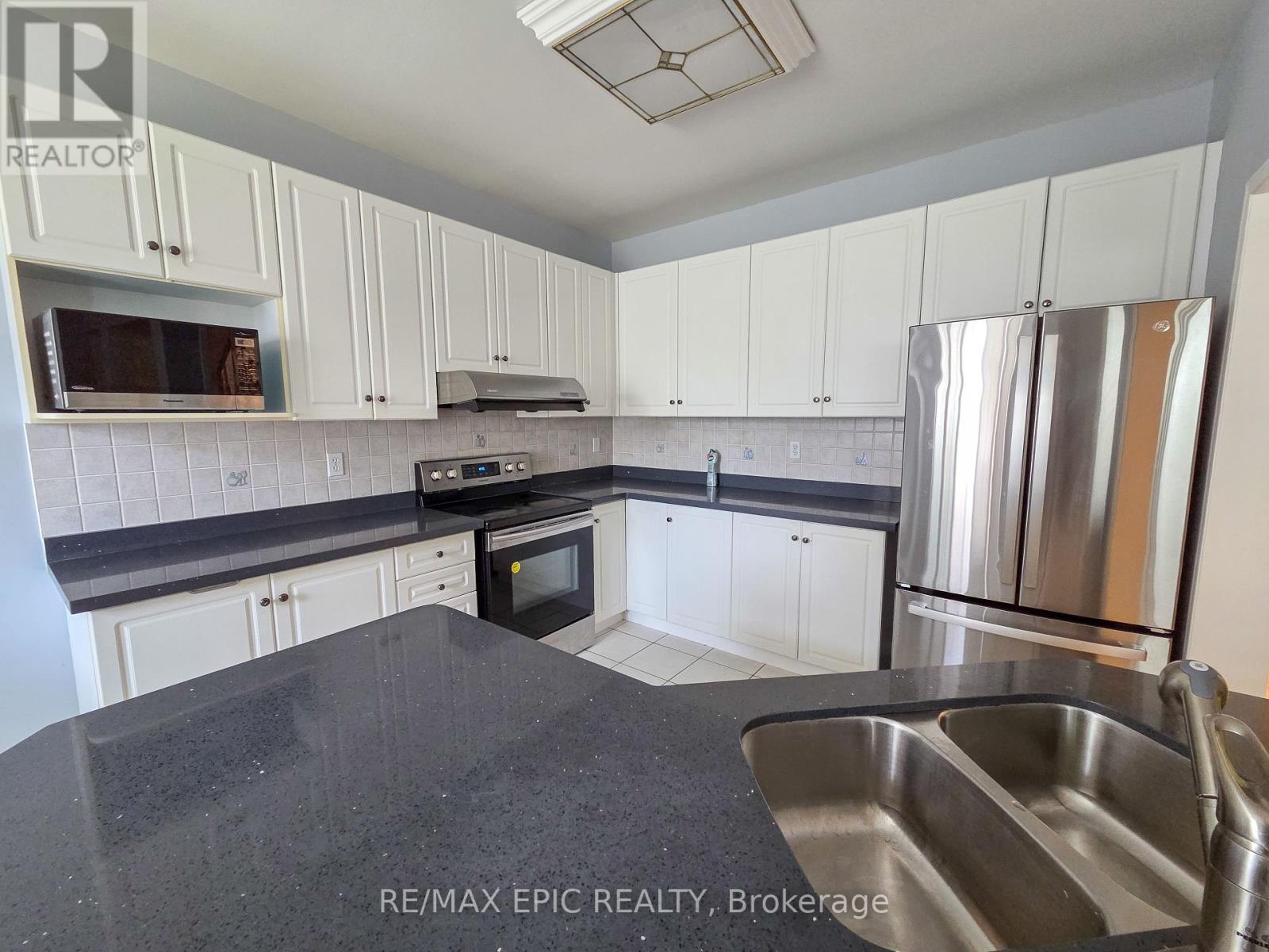 156 Forestwood Street, Richmond Hill (Rouge Woods), Ontario  L4S 1Y4 - Photo 6 - N12104654