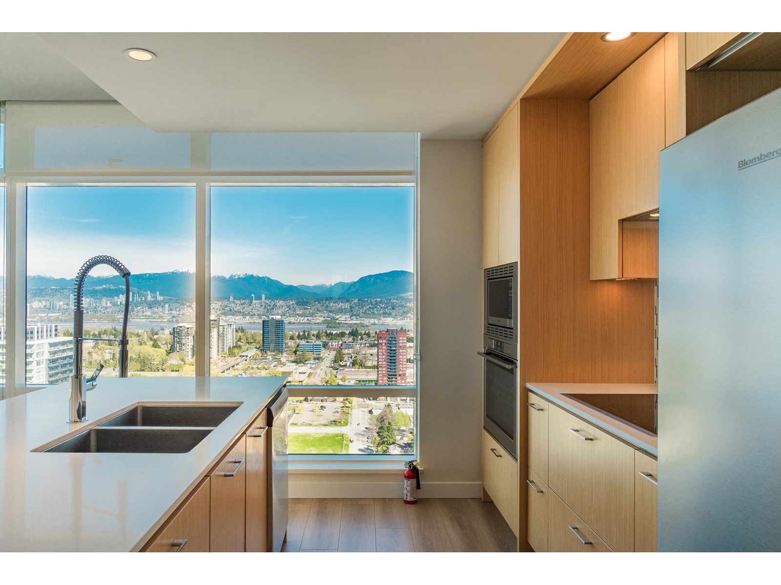 3310 13495 Central Avenue, Surrey, British Columbia  V3T 0K2 - Photo 8 - R2994075