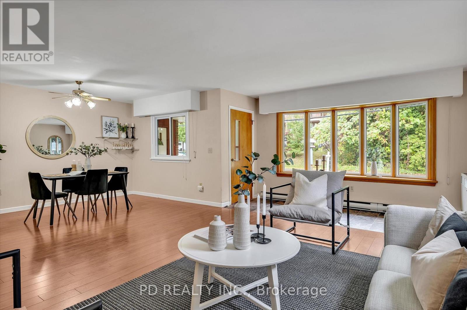 Property at 28 BOND STREET E image 5