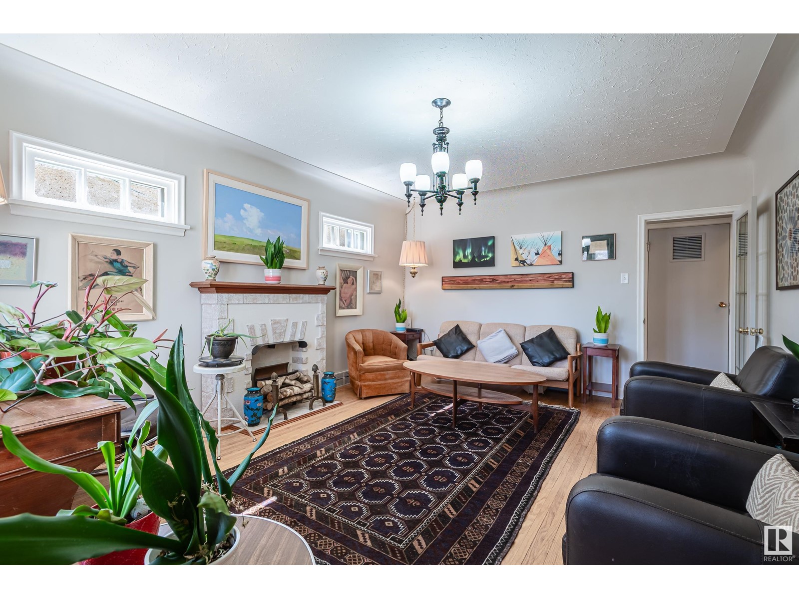 Property at 11534 92 ST NW NW image 3