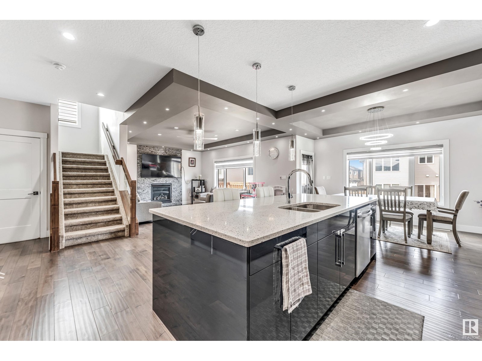 Property at 4417 39 ST image 5