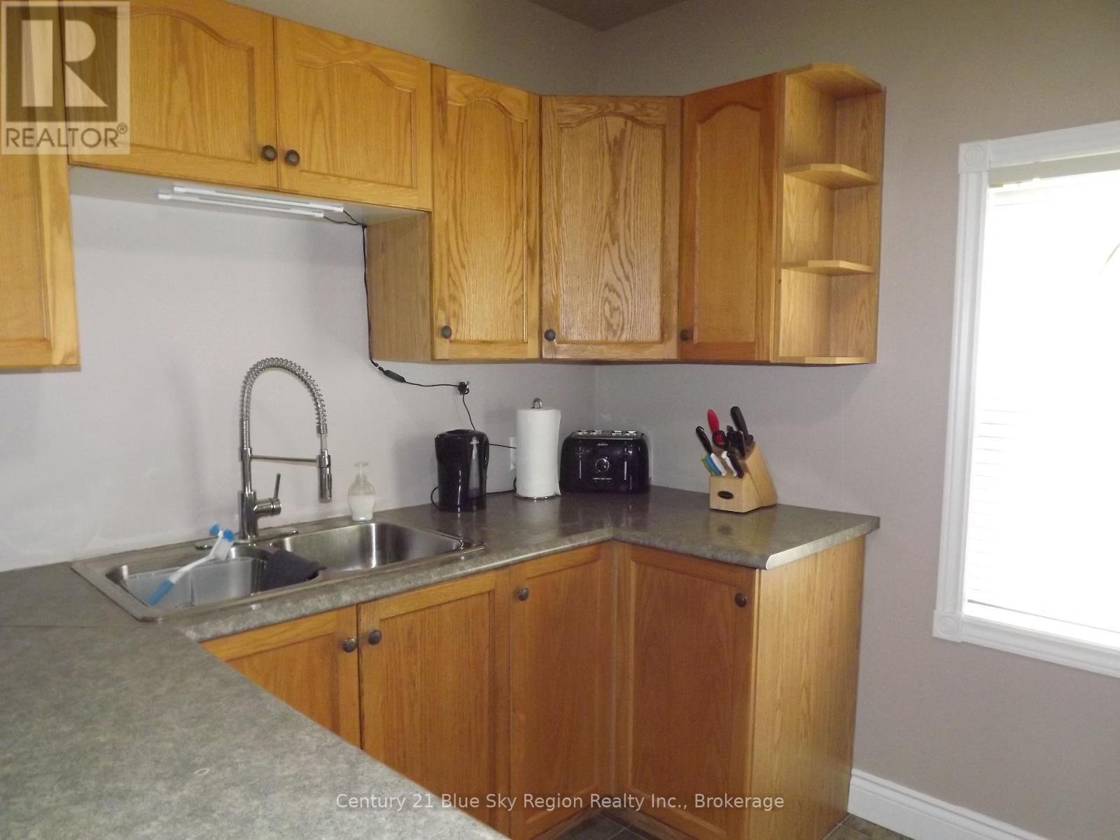618 Hardy Street, North Bay, Ontario  P1B 8S2 - Photo 9 - X12104042