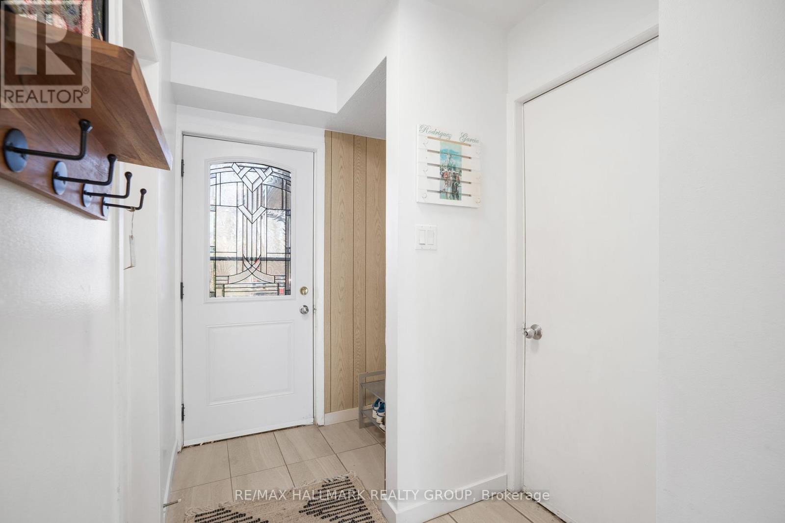 1985 Woods Street, Clarence-Rockland, Ontario  K4K 1H7 - Photo 3 - X12104800