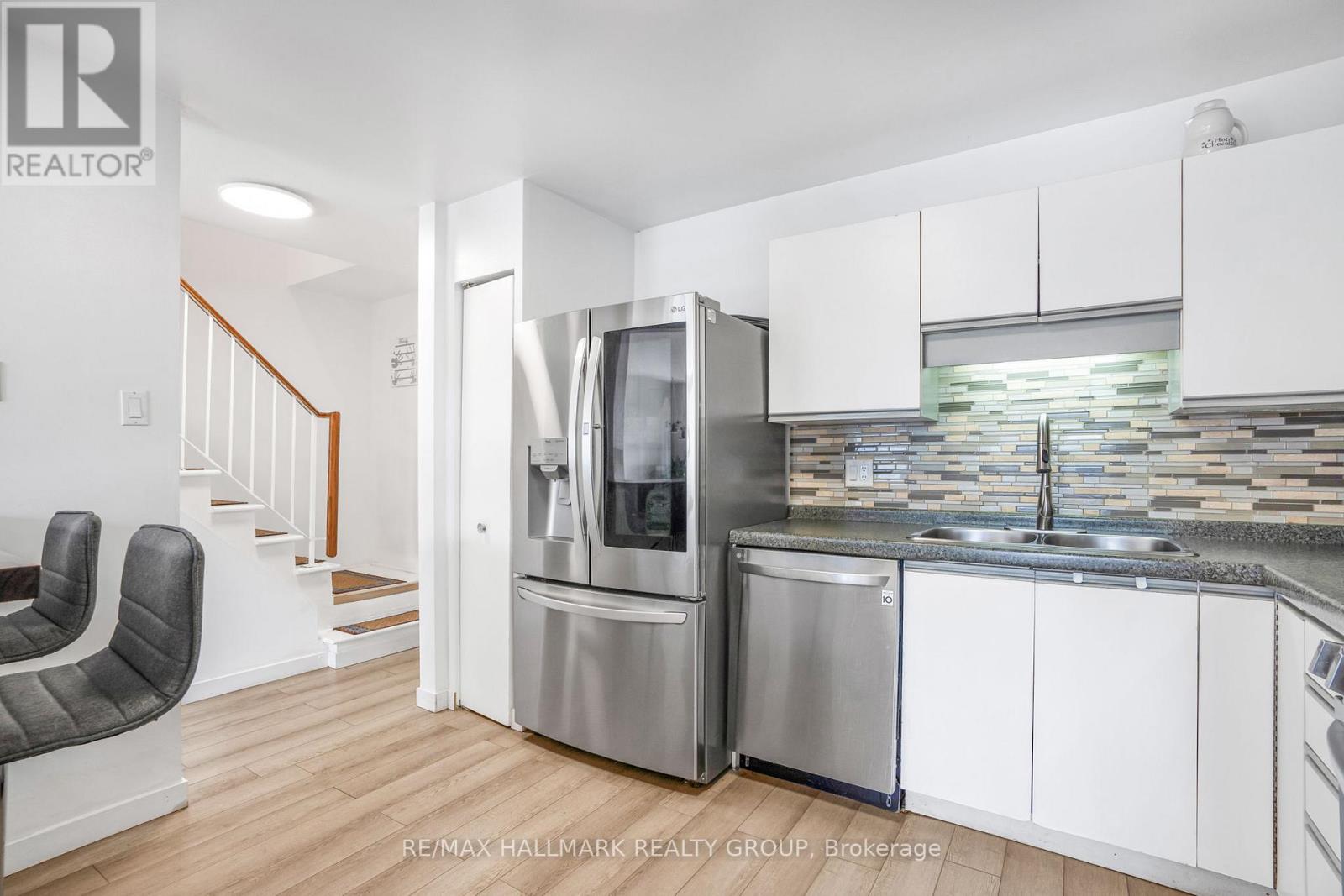 1985 Woods Street, Clarence-Rockland, Ontario  K4K 1H7 - Photo 6 - X12104800
