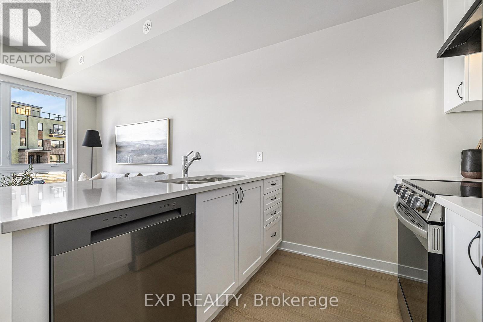 130 Mishi Private, Ottawa, Ontario  K1K 0P2 - Photo 12 - X12104802