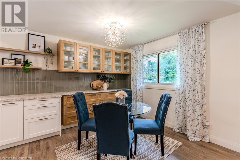 Property at 17 WOODSVIEW Avenue image 5
