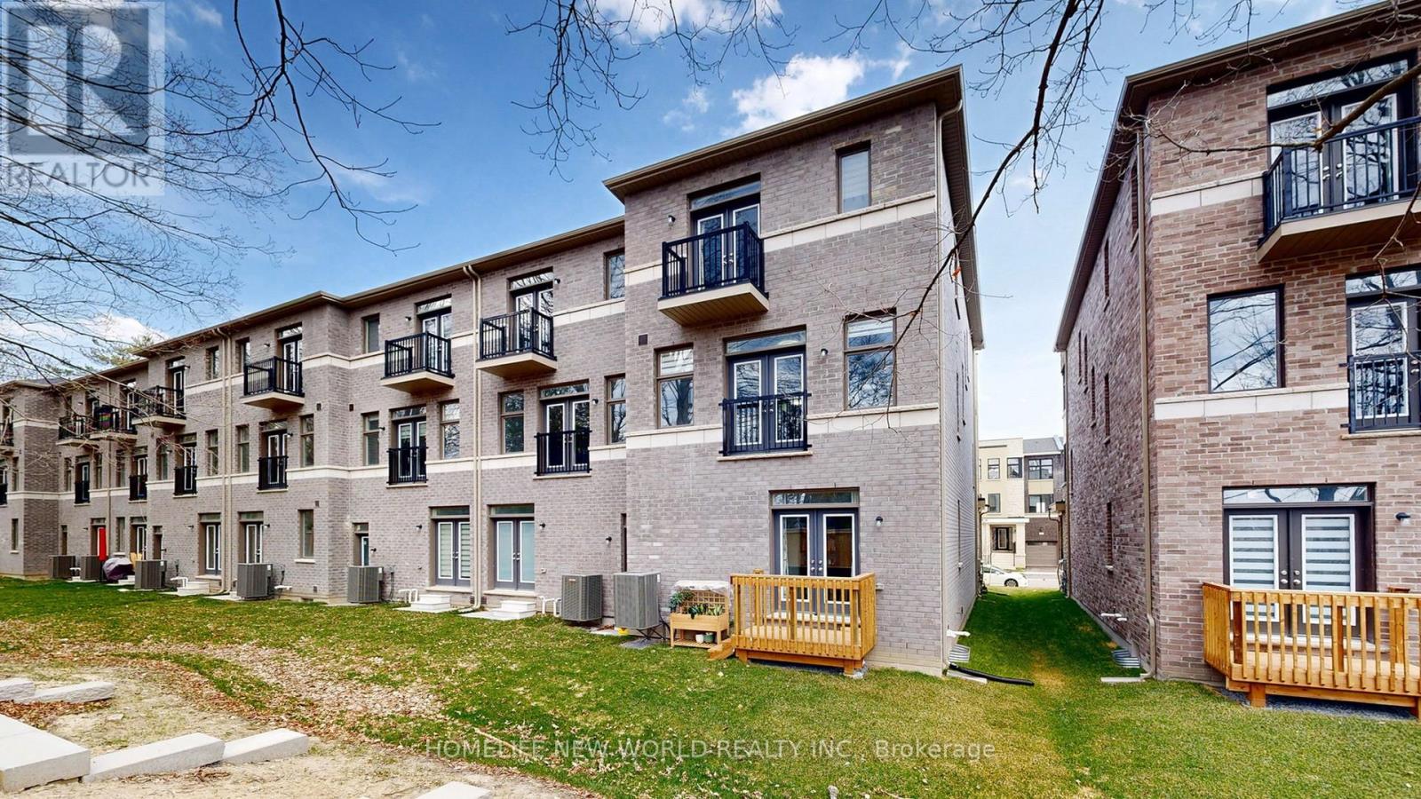 76 Puisaya Drive, Richmond Hill, Ontario  L4E 1L2 - Photo 37 - N12104760