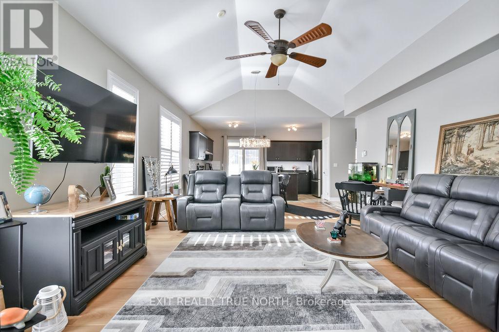 59 Wally Drive, Wasaga Beach, Ontario  L9Z 0G5 - Photo 6 - S12104718