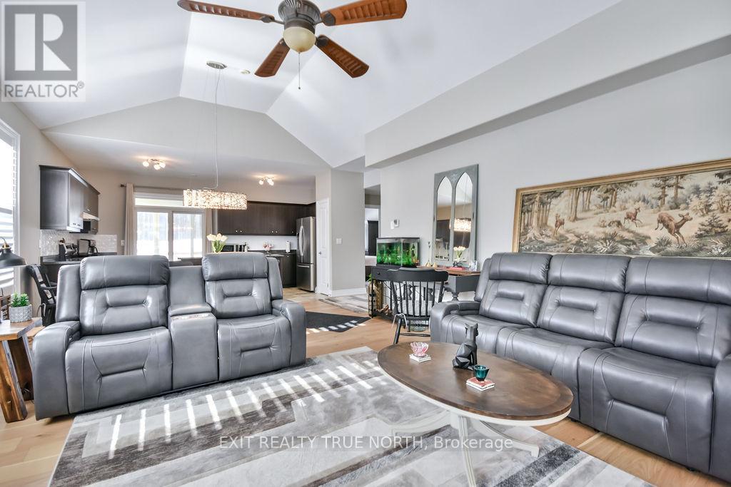 59 Wally Drive, Wasaga Beach, Ontario  L9Z 0G5 - Photo 7 - S12104718