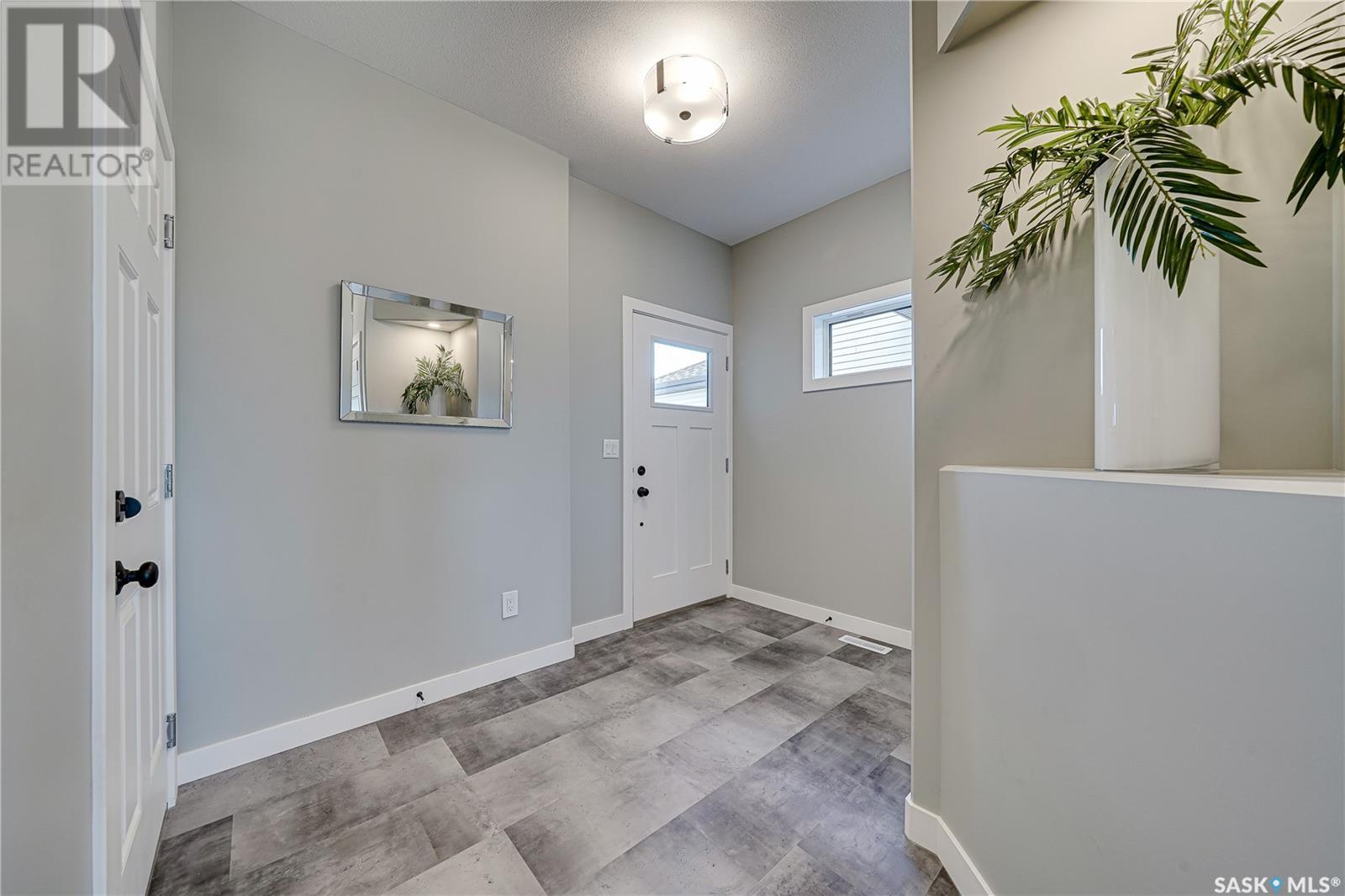 531 Myles Heidt Manor, Saskatoon, Saskatchewan  S7W 1J2 - Photo 2 - SK000477