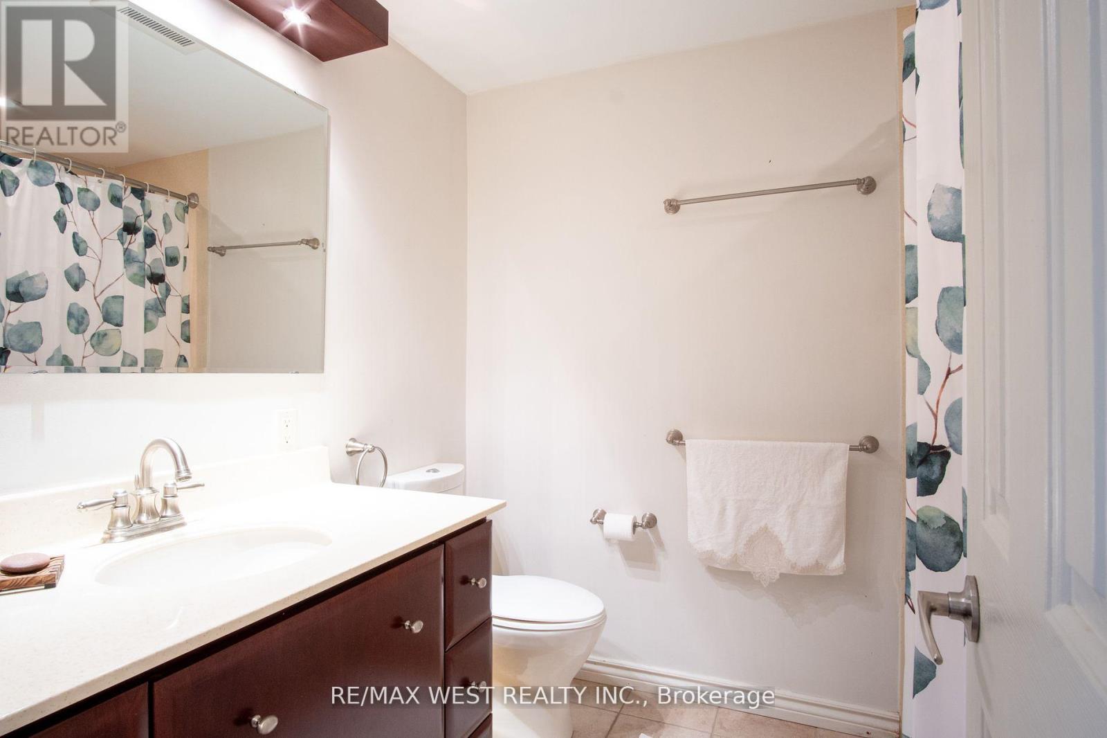 350 Thorncrest Drive W, Waterloo, Ontario  N2L 5R7 - Photo 21 - X12104826