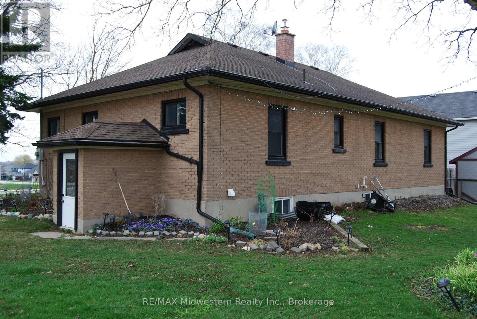 Property at 281 ELORA STREET S image 3