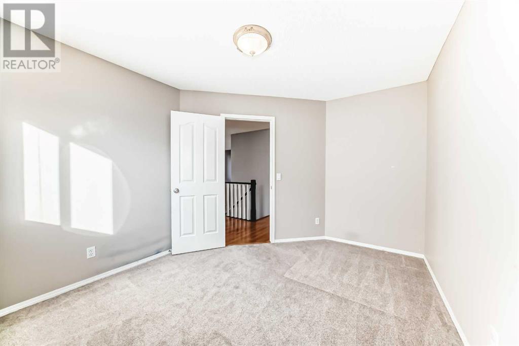 18 Coral Reef Crescent Ne, Calgary, Alberta  T3J 3Y5 - Photo 18 - A2198289