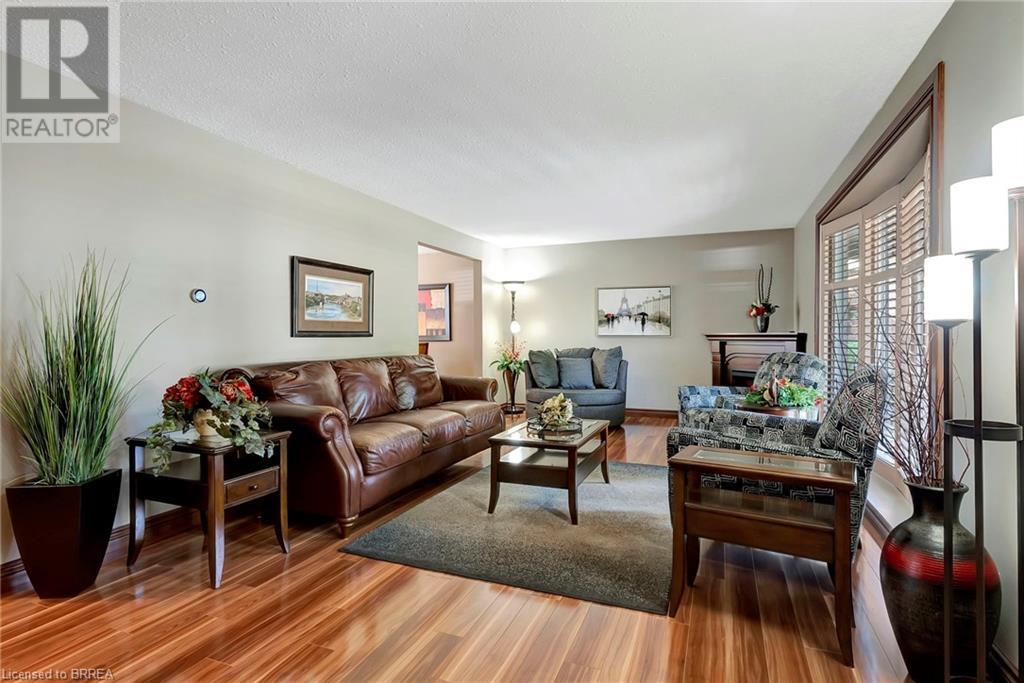 Property at 82 WESTWOOD Crescent image 4