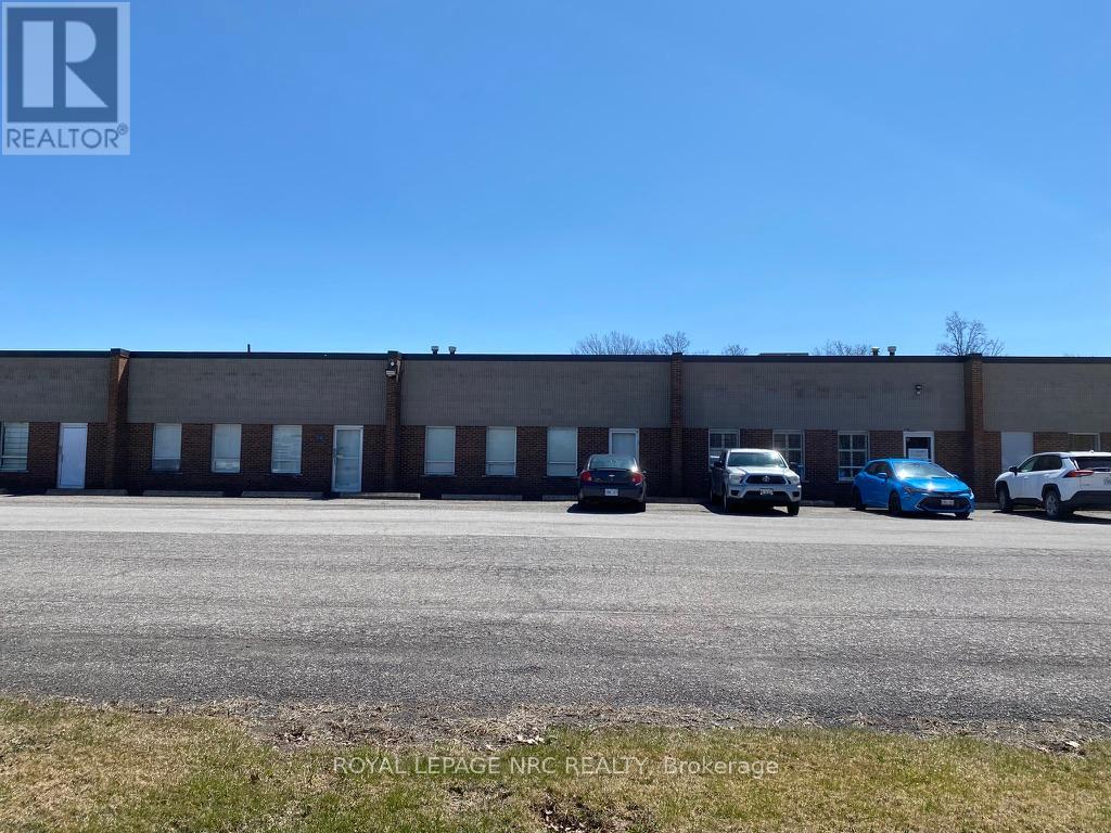 16-20 - 2275 Highway 20 Highway, Thorold, Ontario  L3B 5N5 - Photo 2 - X12104882
