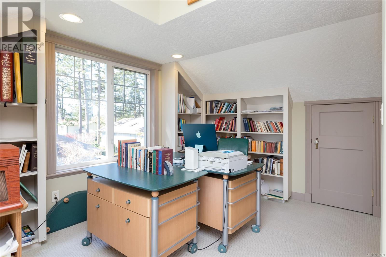 2545 Beaufort Rd, Sidney, British Columbia  V8L 2K2 - Photo 41 - 996053