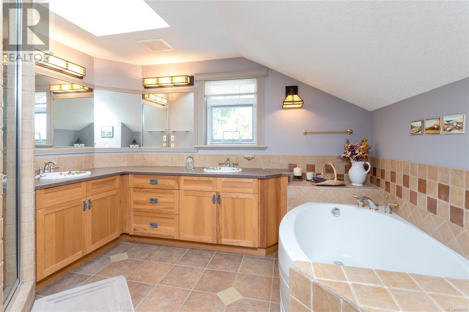 Property at 2545 Beaufort Rd image 1