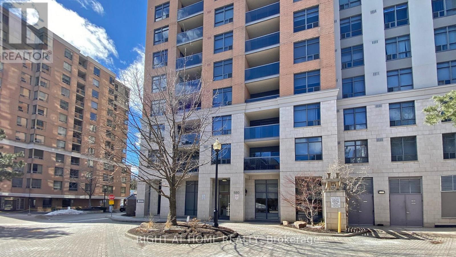 1509 - 880 Grandview Way, Toronto, Ontario  M2N 7B2 - Photo 3 - C12011940