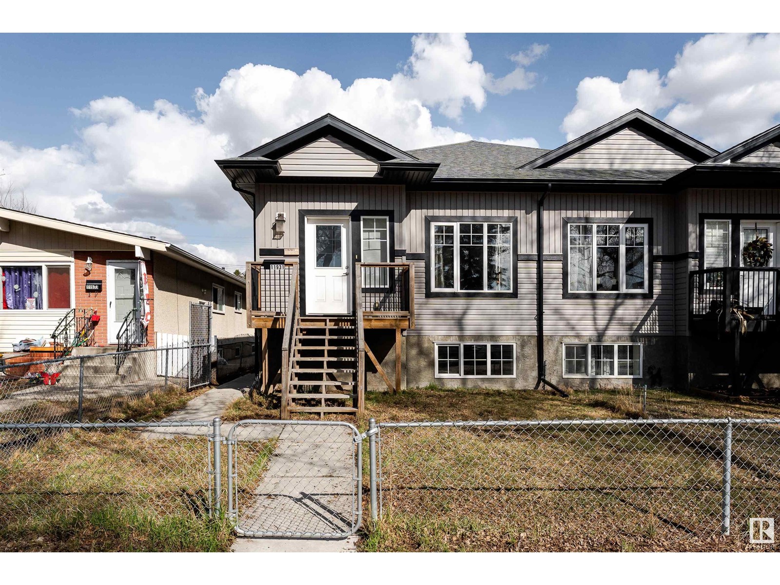 Property at 11931 88 ST NW image 1