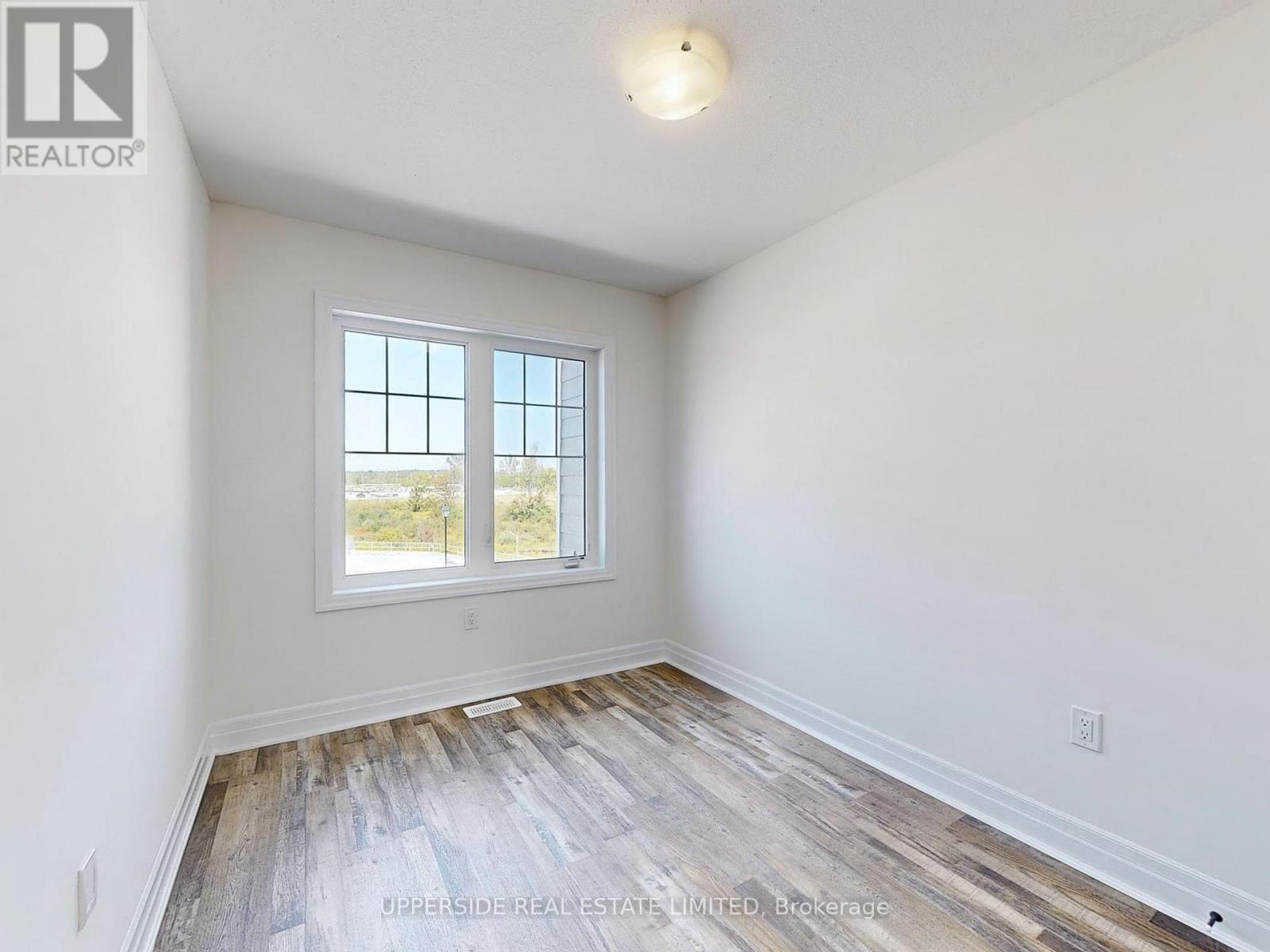 105 Surf Drive, Wasaga Beach, Ontario  L9Z 0G3 - Photo 18 - S12104909