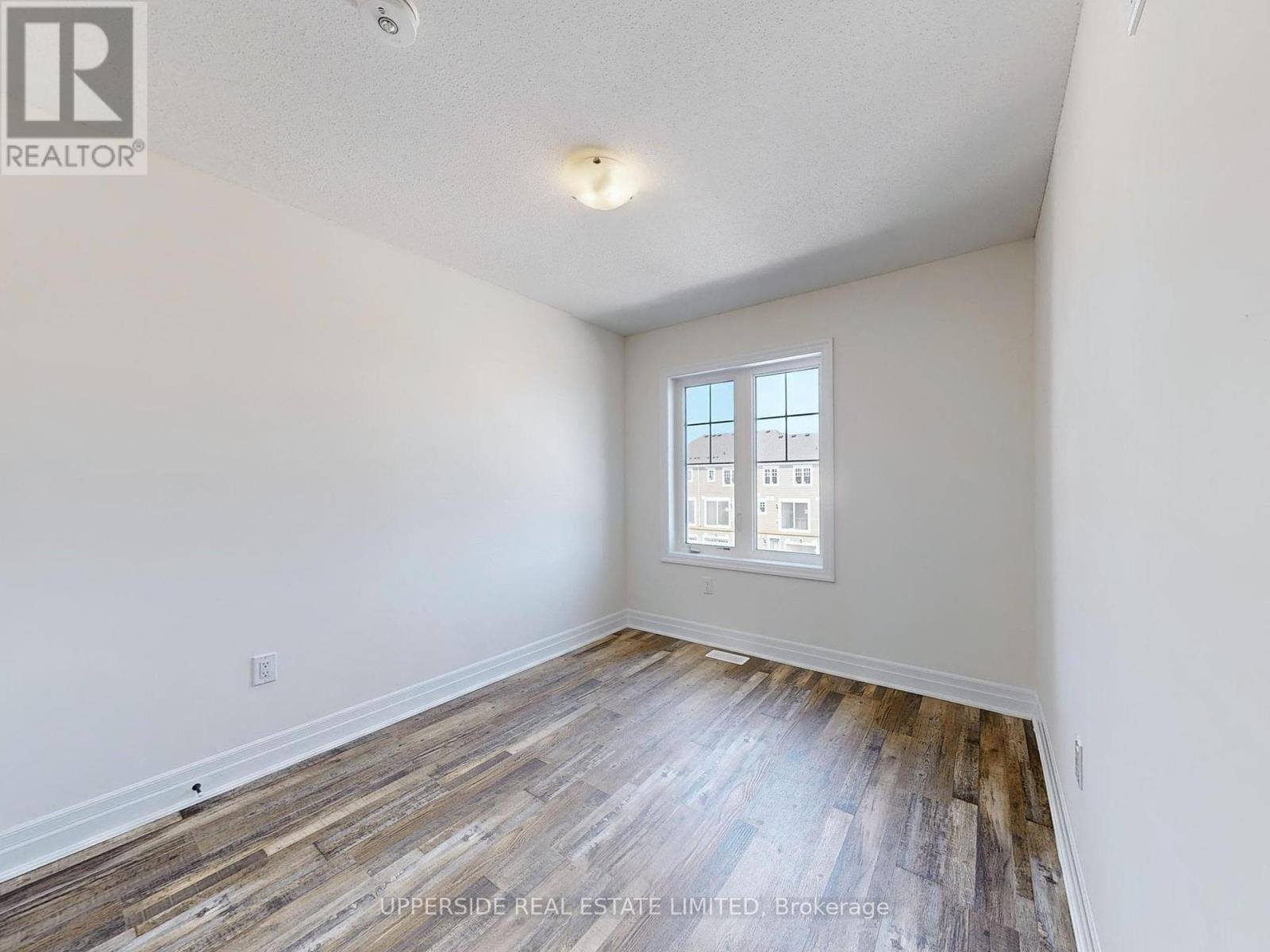 105 Surf Drive, Wasaga Beach, Ontario  L9Z 0G3 - Photo 21 - S12104909