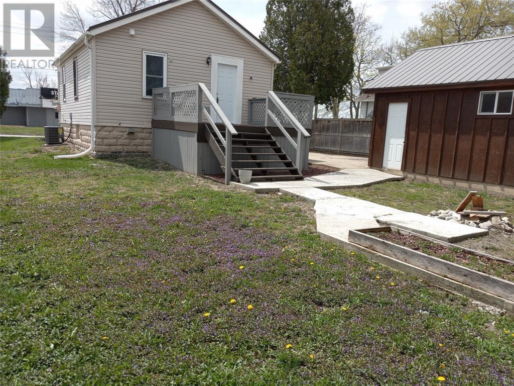 734 Campbell Street, Sarnia, Ontario  N7T 2J5 - Photo 22 - 25010276