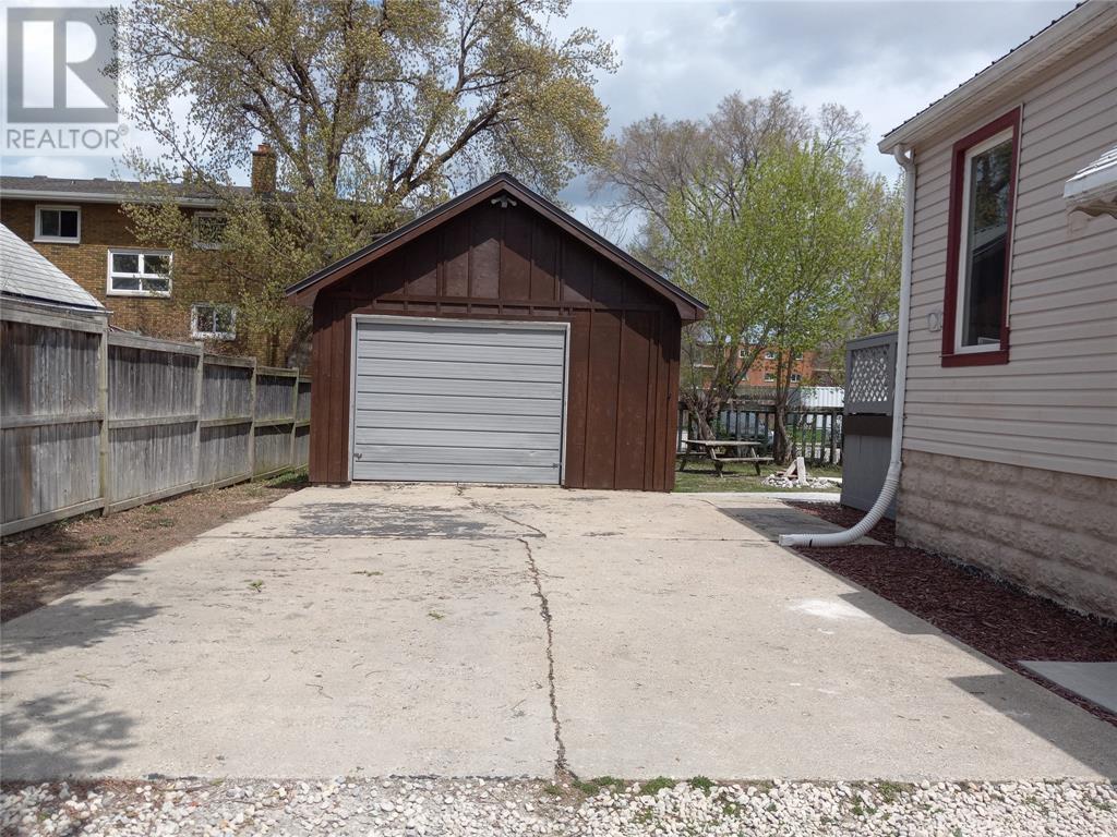 734 Campbell Street, Sarnia, Ontario  N7T 2J5 - Photo 23 - 25010276
