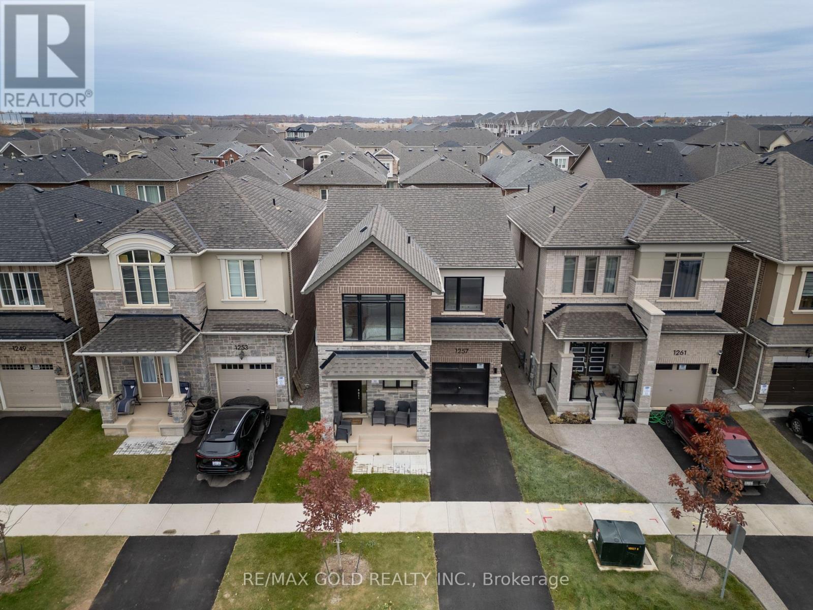 1257 Trudeau Drive, Milton, Ontario  L9T 6H8 - Photo 1 - W12104859