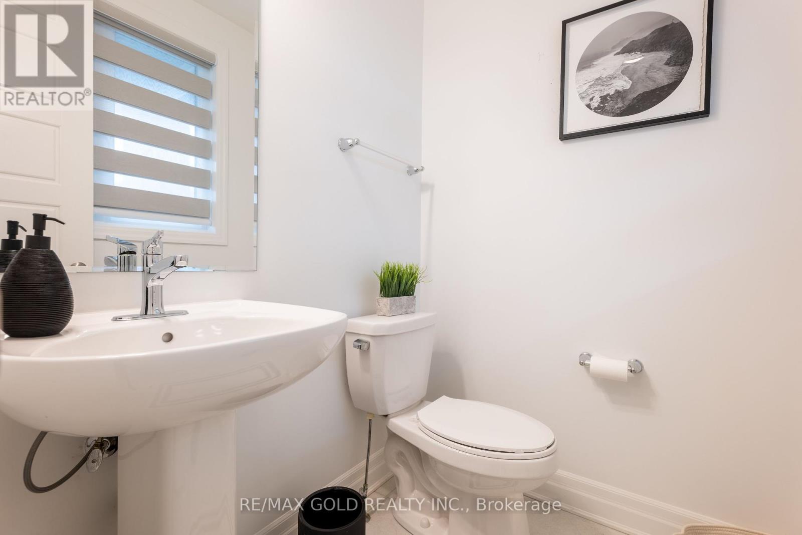 1257 Trudeau Drive, Milton, Ontario  L9T 6H8 - Photo 10 - W12104859