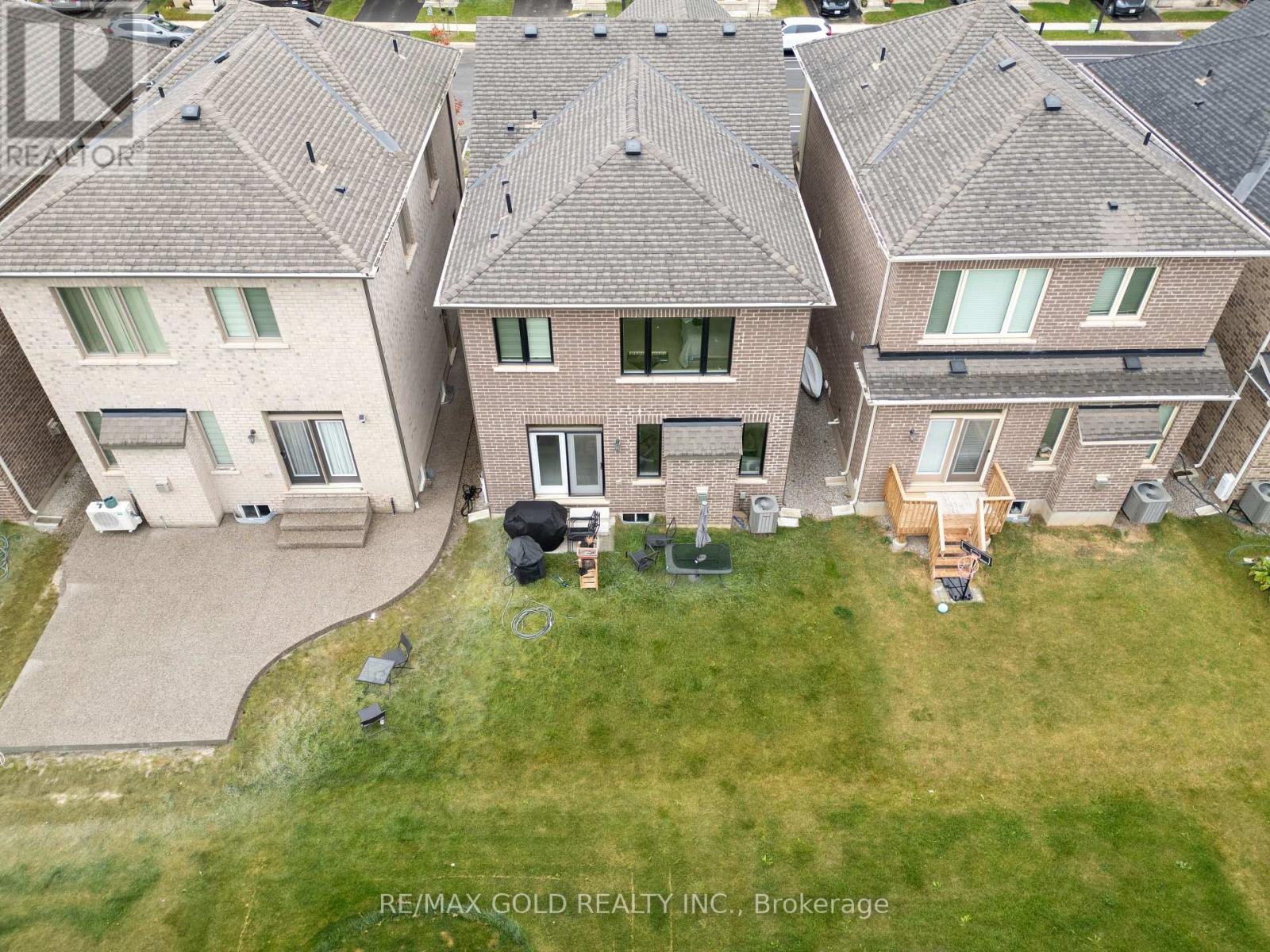 1257 Trudeau Drive, Milton, Ontario  L9T 6H8 - Photo 3 - W12104859