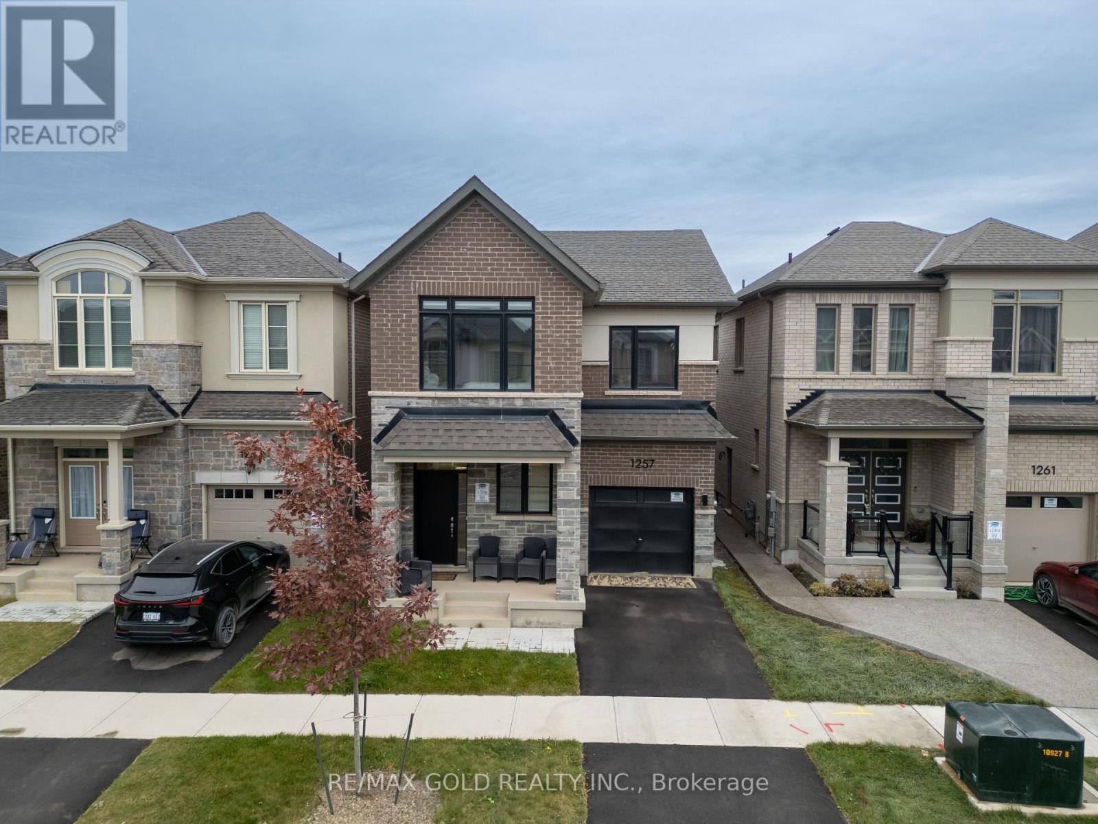 1257 Trudeau Drive, Milton, Ontario  L9T 6H8 - Photo 4 - W12104859