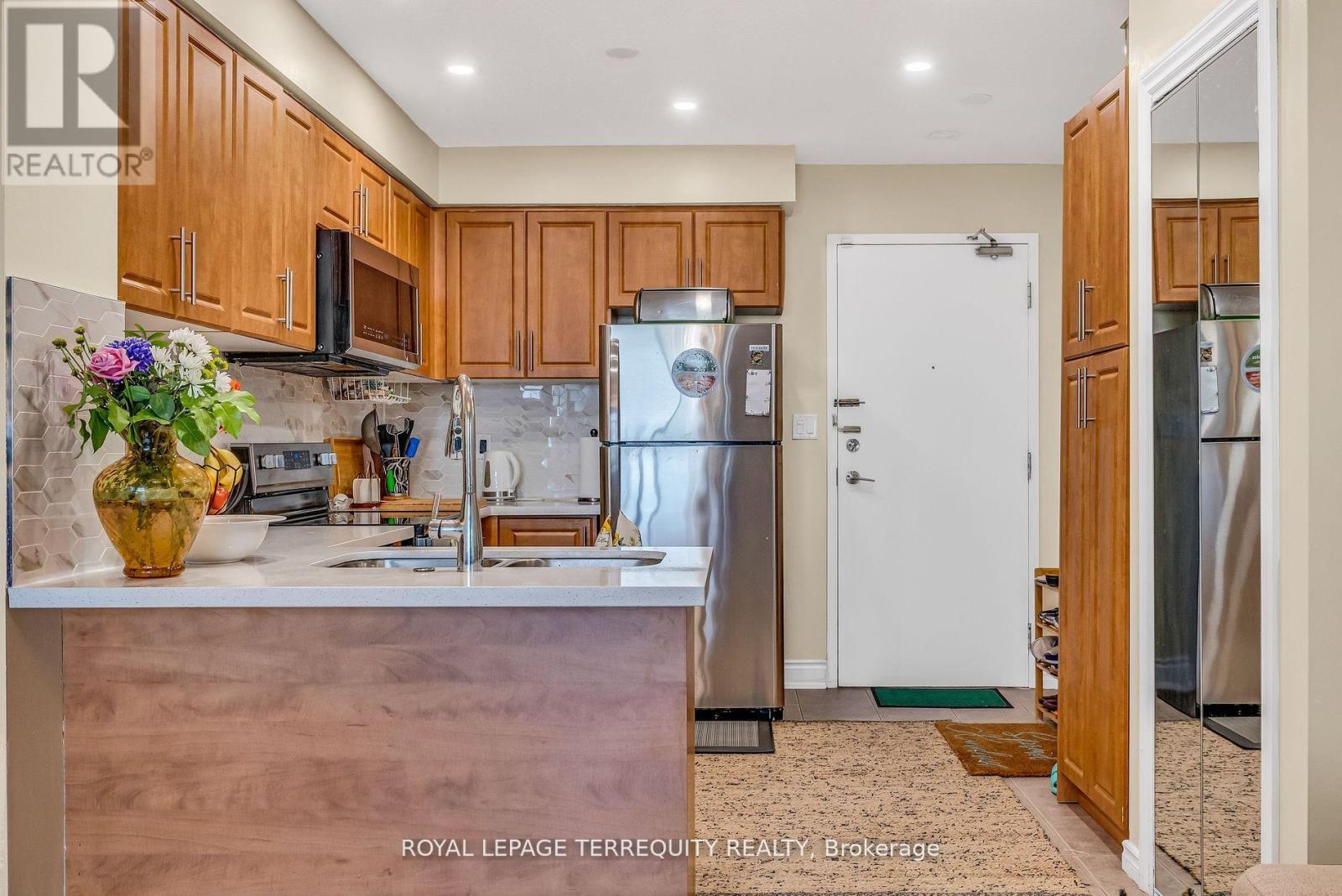 1014 - 2464 Weston Road, Toronto, Ontario  M9N 0A2 - Photo 13 - W12104880
