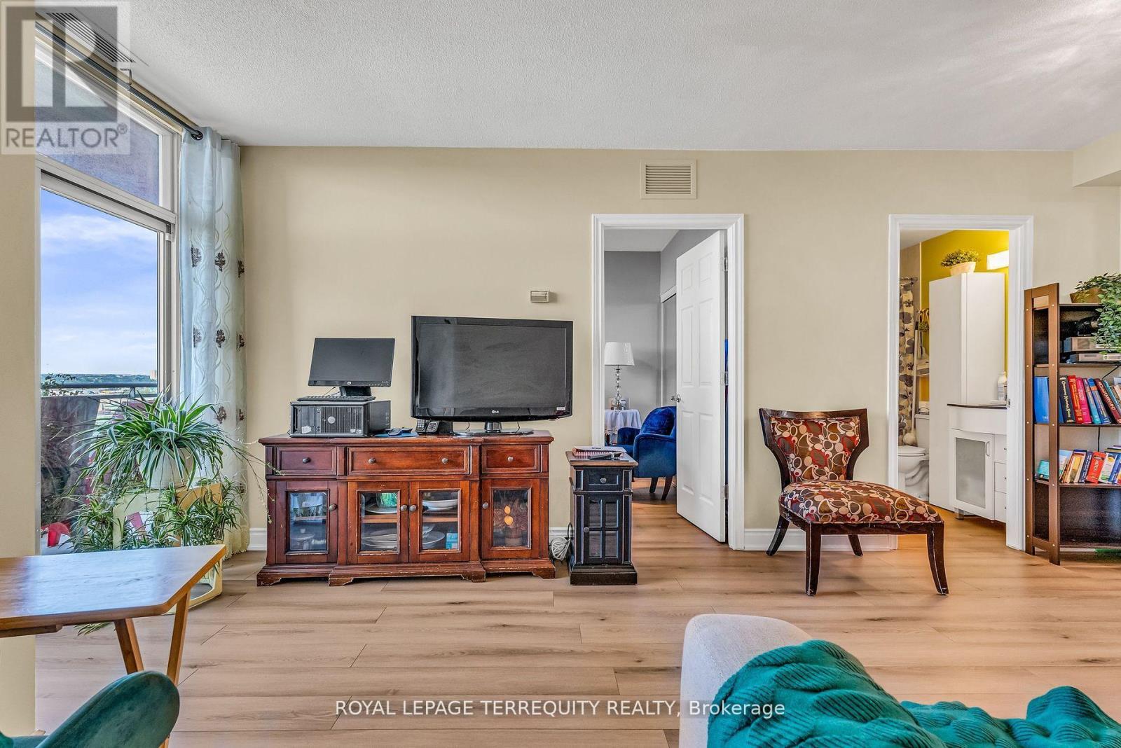 1014 - 2464 Weston Road, Toronto, Ontario  M9N 0A2 - Photo 8 - W12104880