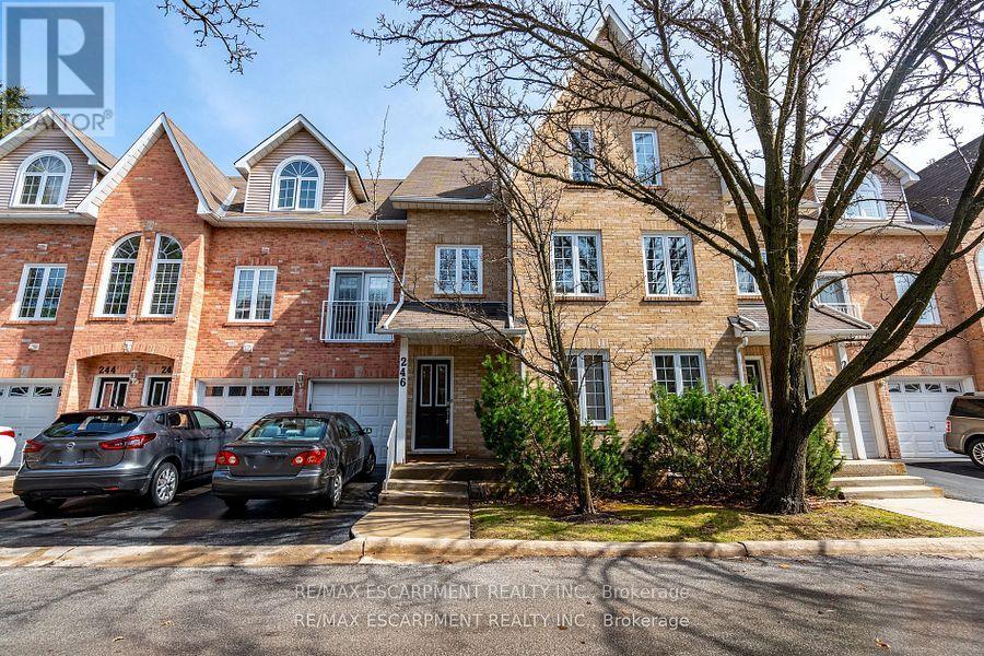 246 - 2075 Walkers Line, Burlington, Ontario  L7M 4G7 - Photo 2 - W12104887